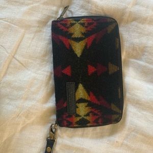 Pendleton smartphone walker NWT
